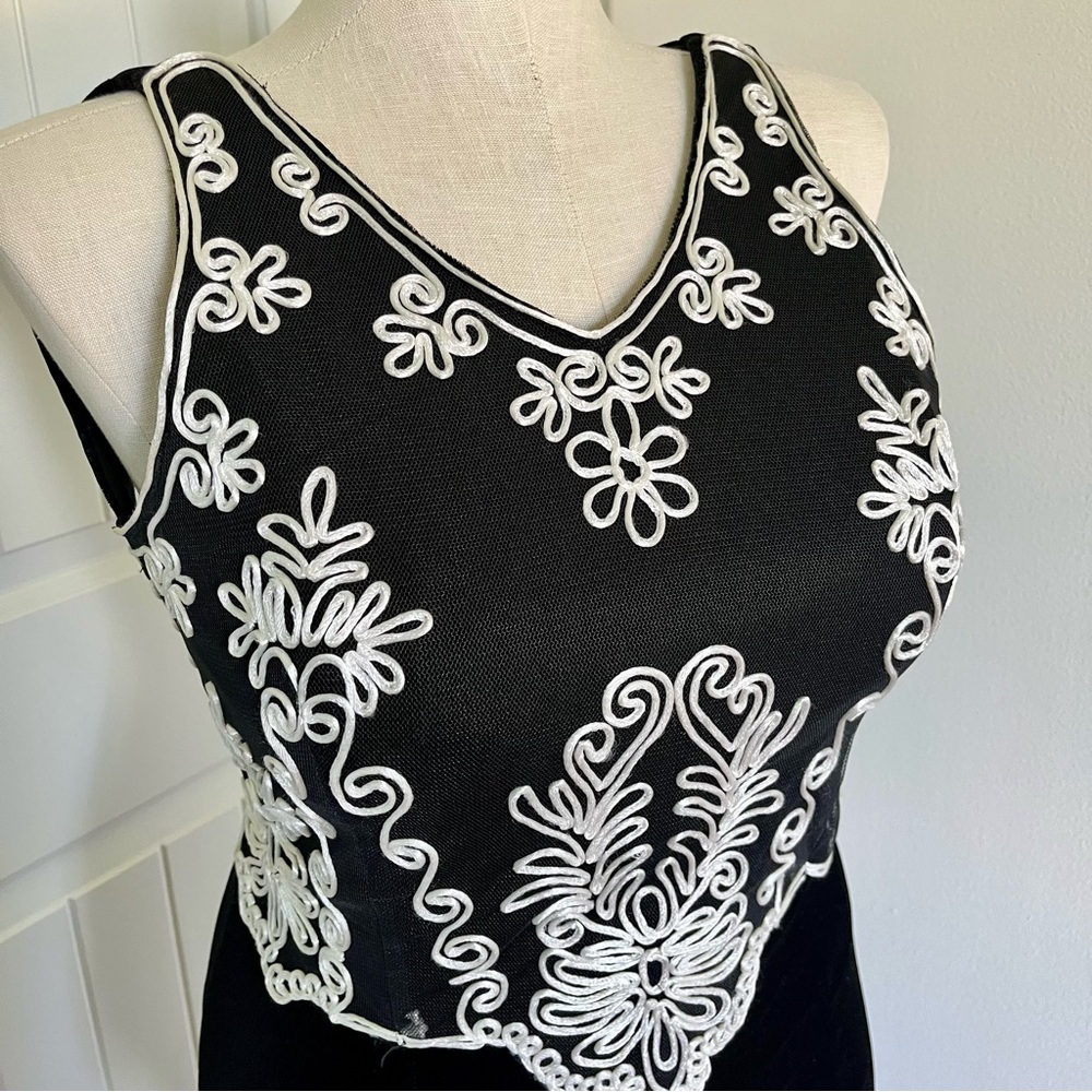 Vintage Scott McClintock Floor Length Embroidered Velvet Evening Dress with Slit - Picture 7 of 12